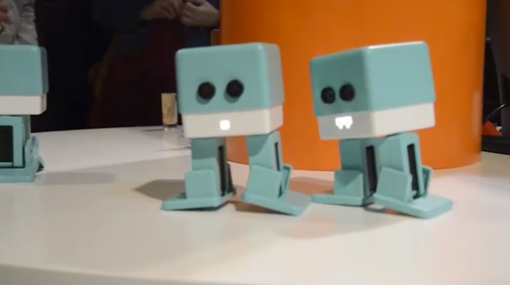 Robot Zowi BQ video