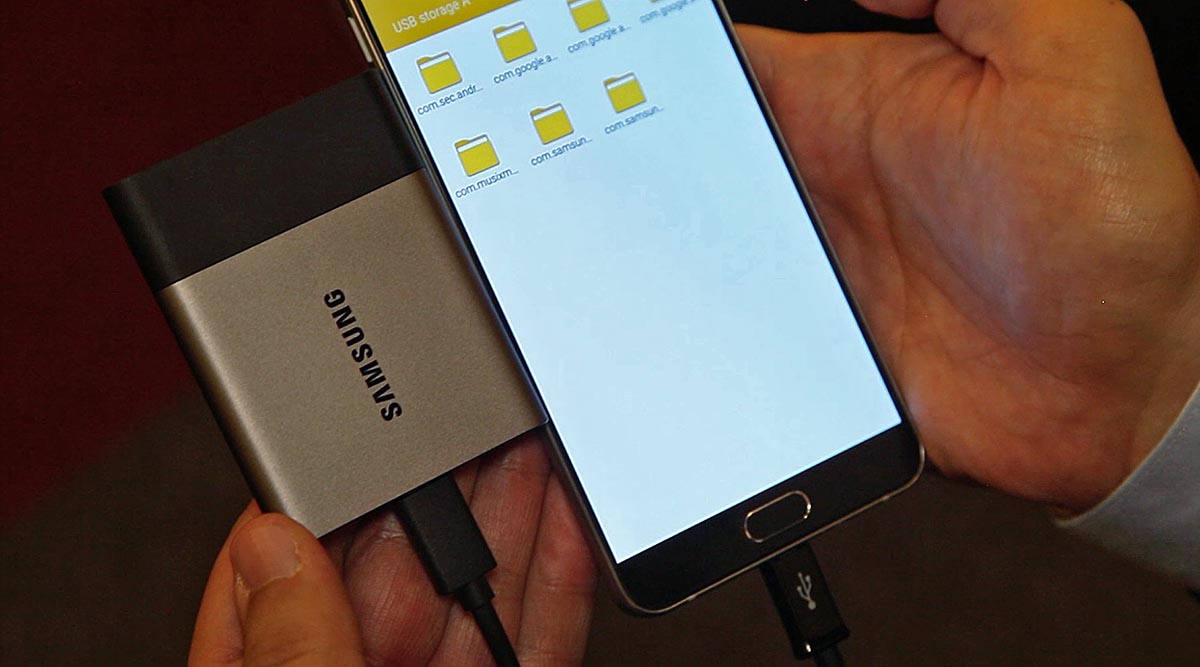 Disco SSD conectado Samsung